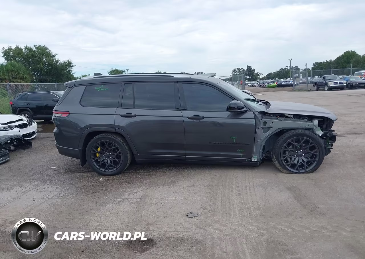2023 Jeep Grand Cherokee L Summit Reserve 4X4 VIN:1C4RJKET5P8700451 - 13