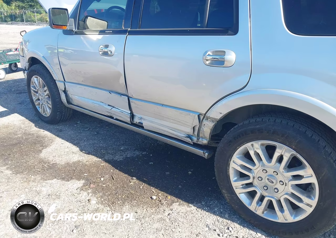 2011 Ford Expedition Limited VIN:1FMJU2A54BEF12022 - 13