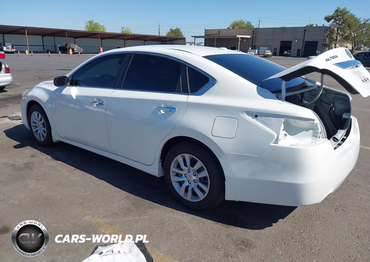 2014 Nissan Altima 2.5 S VIN:1N4AL3AP5EN258877 - 3