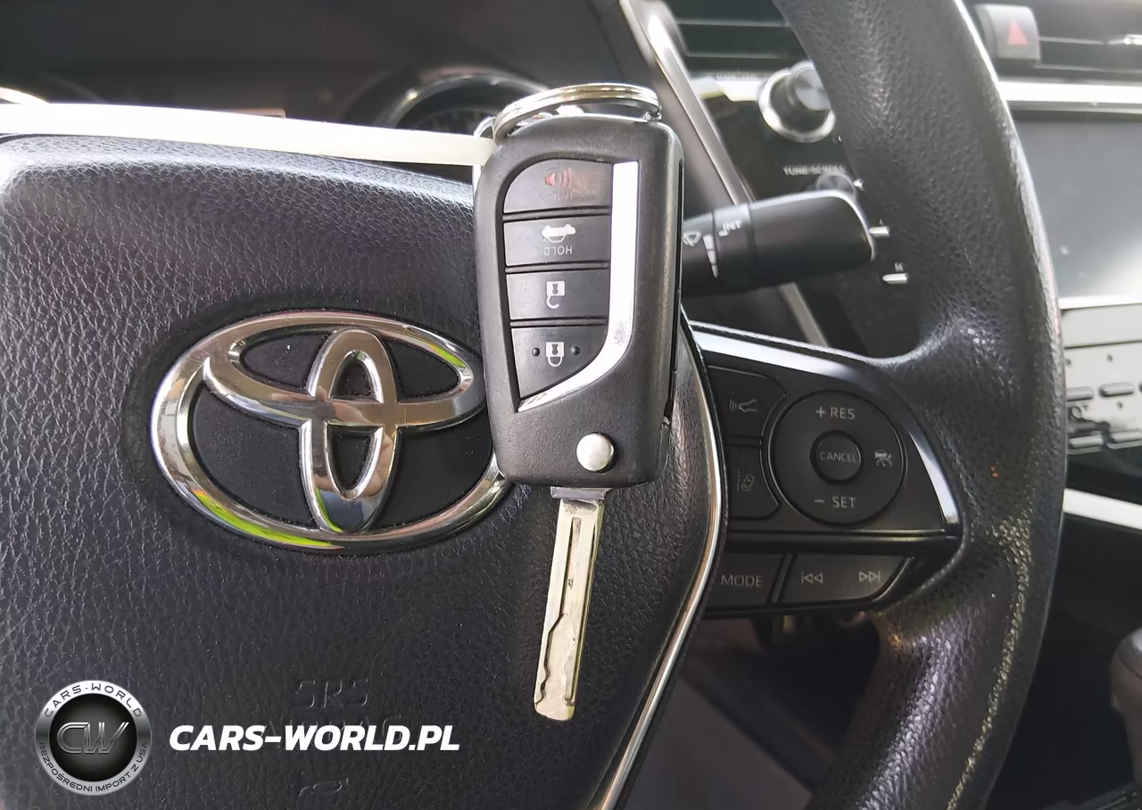 2019 Toyota Camry Le VIN:4T1B11HK8KU200715 - 11