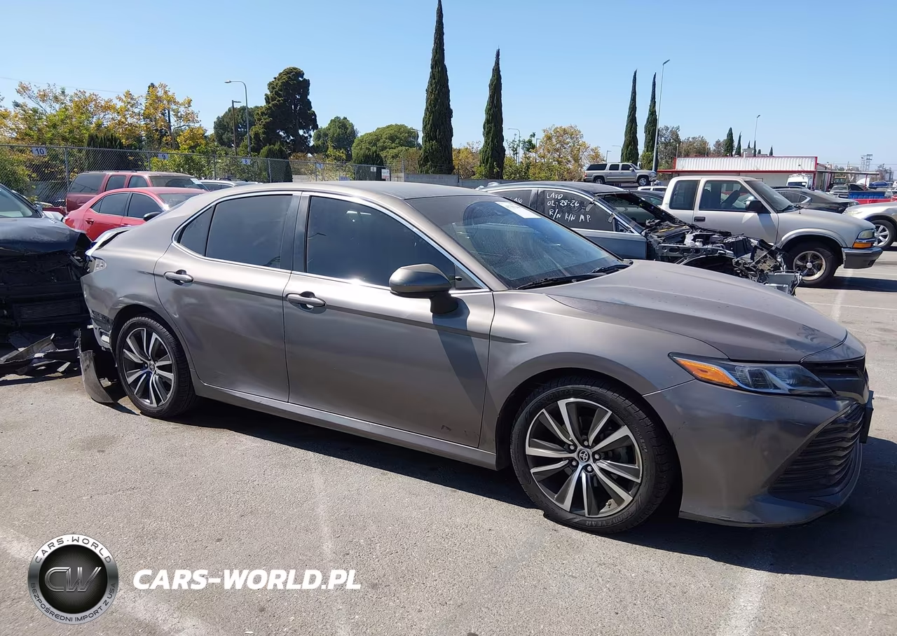 2019 Toyota Camry Le VIN:4T1B11HK8KU200715 - 14