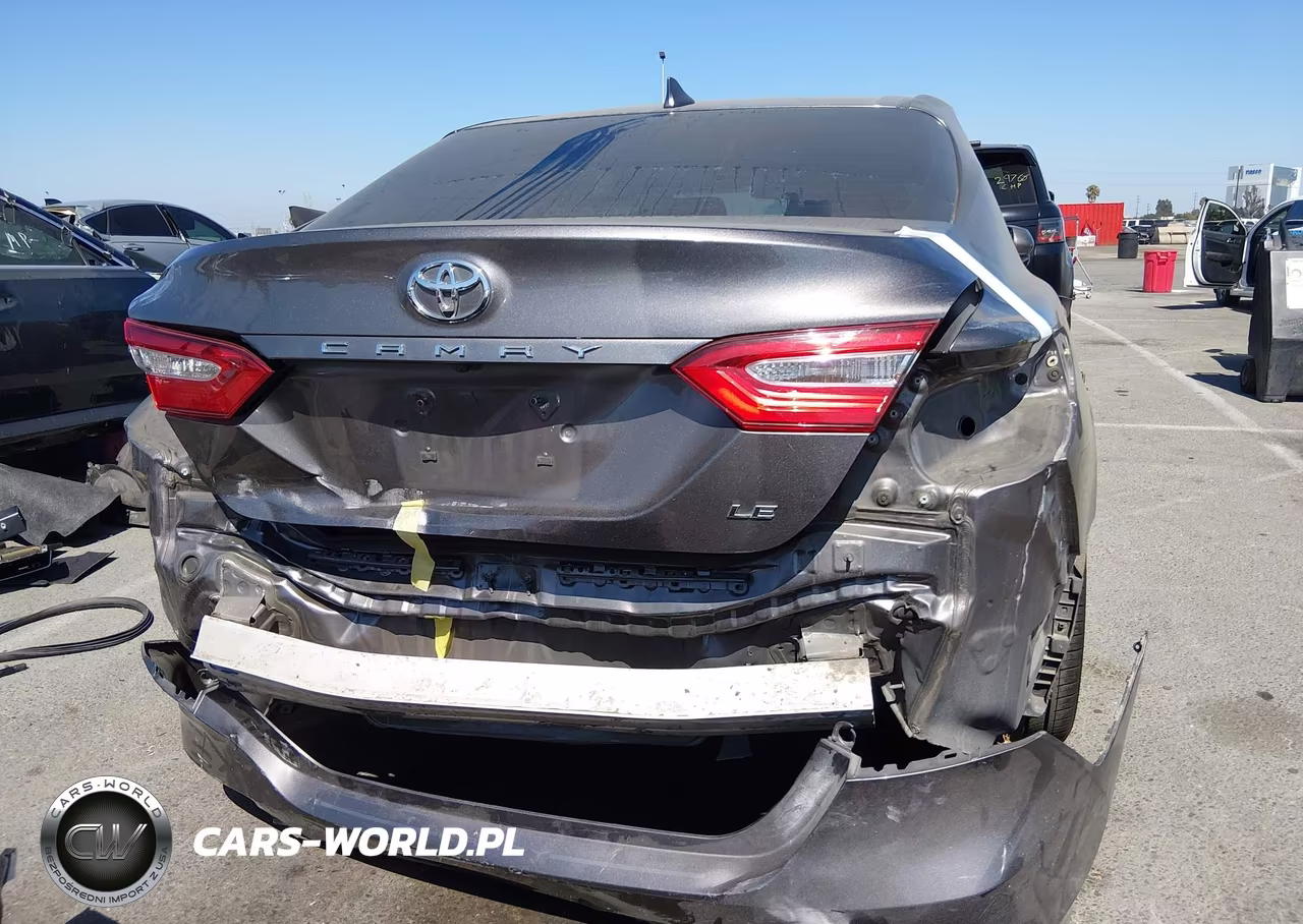 2019 Toyota Camry Le VIN:4T1B11HK8KU200715 - 17