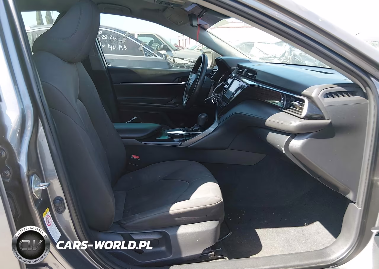 2019 Toyota Camry Le VIN:4T1B11HK8KU200715 - 5