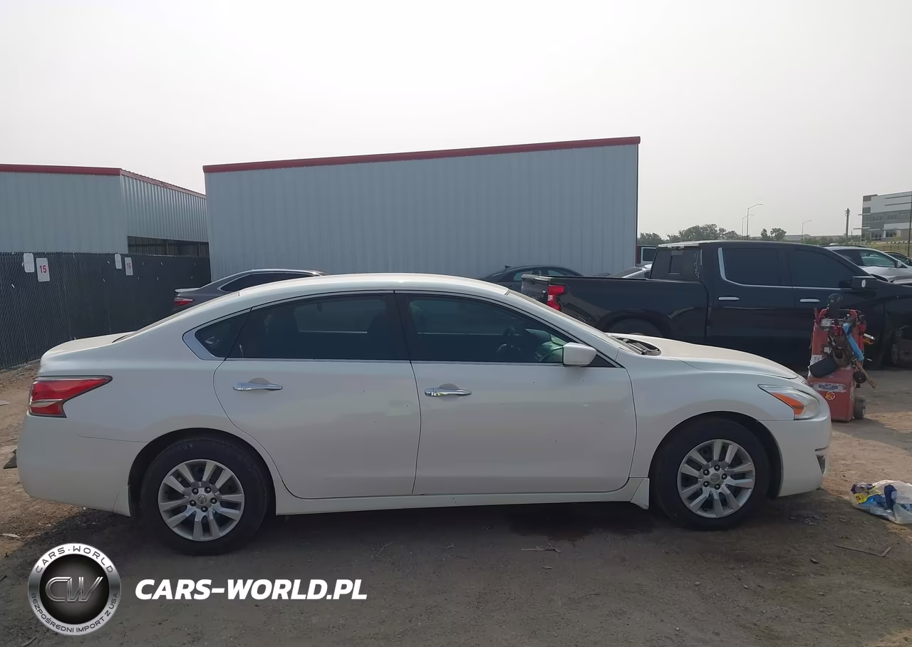 2015 Nissan Altima 2.5 S VIN:1N4AL3AP2FN880175 - 13