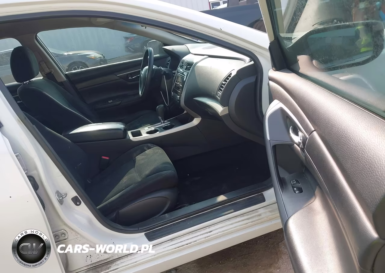 2015 Nissan Altima 2.5 S VIN:1N4AL3AP2FN880175 - 5