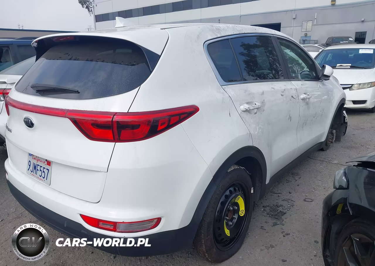 2018 Kia Sportage Lx VIN:KNDPM3AC8J7402211 - 4