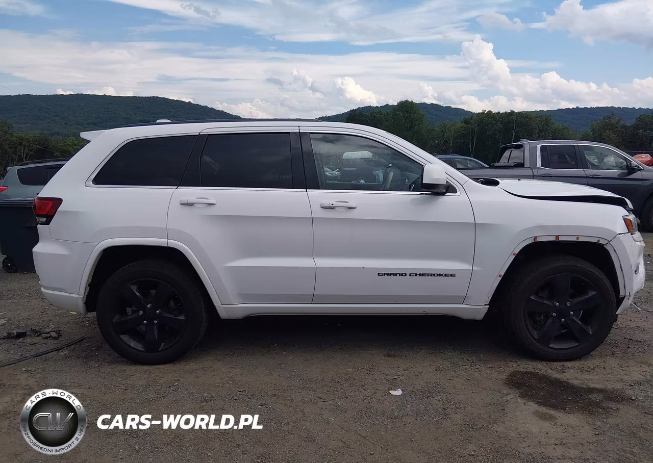 2015 Jeep Grand Cherokee Altitude VIN:1C4RJFAG1FC226333 - 13