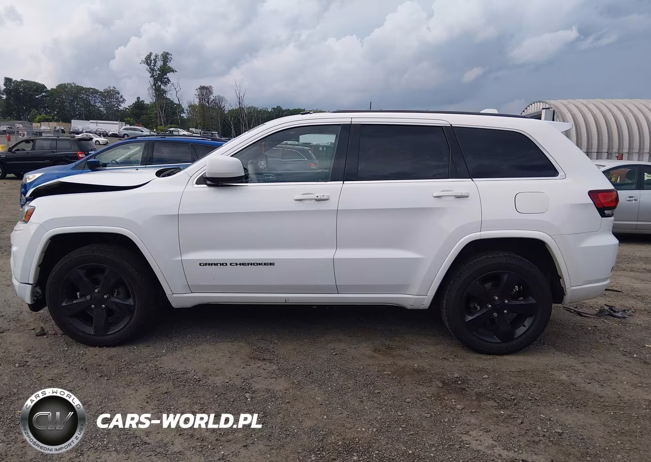 2015 Jeep Grand Cherokee Altitude VIN:1C4RJFAG1FC226333 - 14