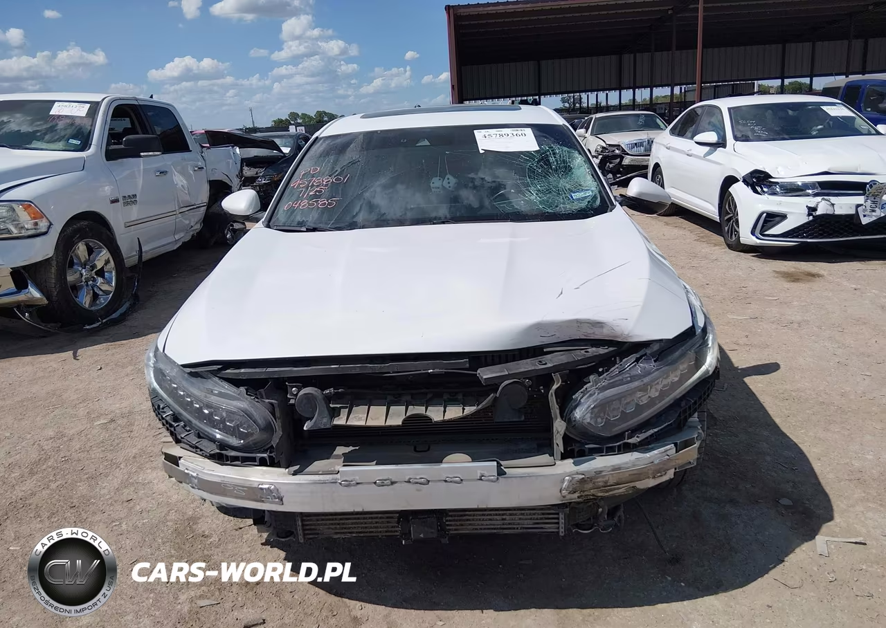 2018 Honda Accord Touring 2.0T VIN:1HGCV2F9XJA048585 - 10