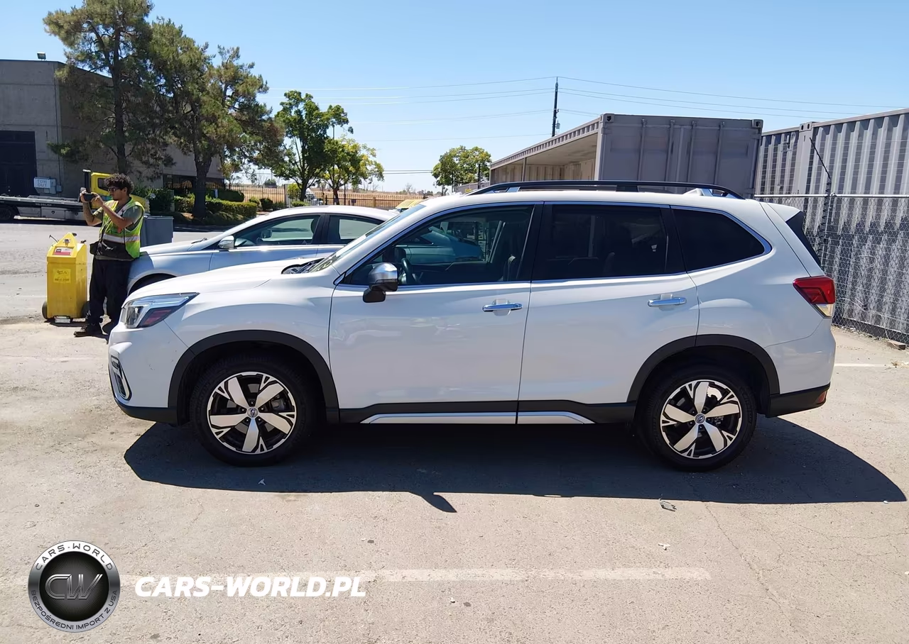 2019 Subaru Forester Touring VIN:JF2SKAWC8KH475671 - 14