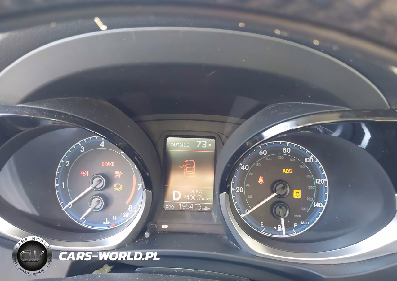 2015 Toyota Corolla S Plus VIN:5YFBURHE7FP318861 - 7