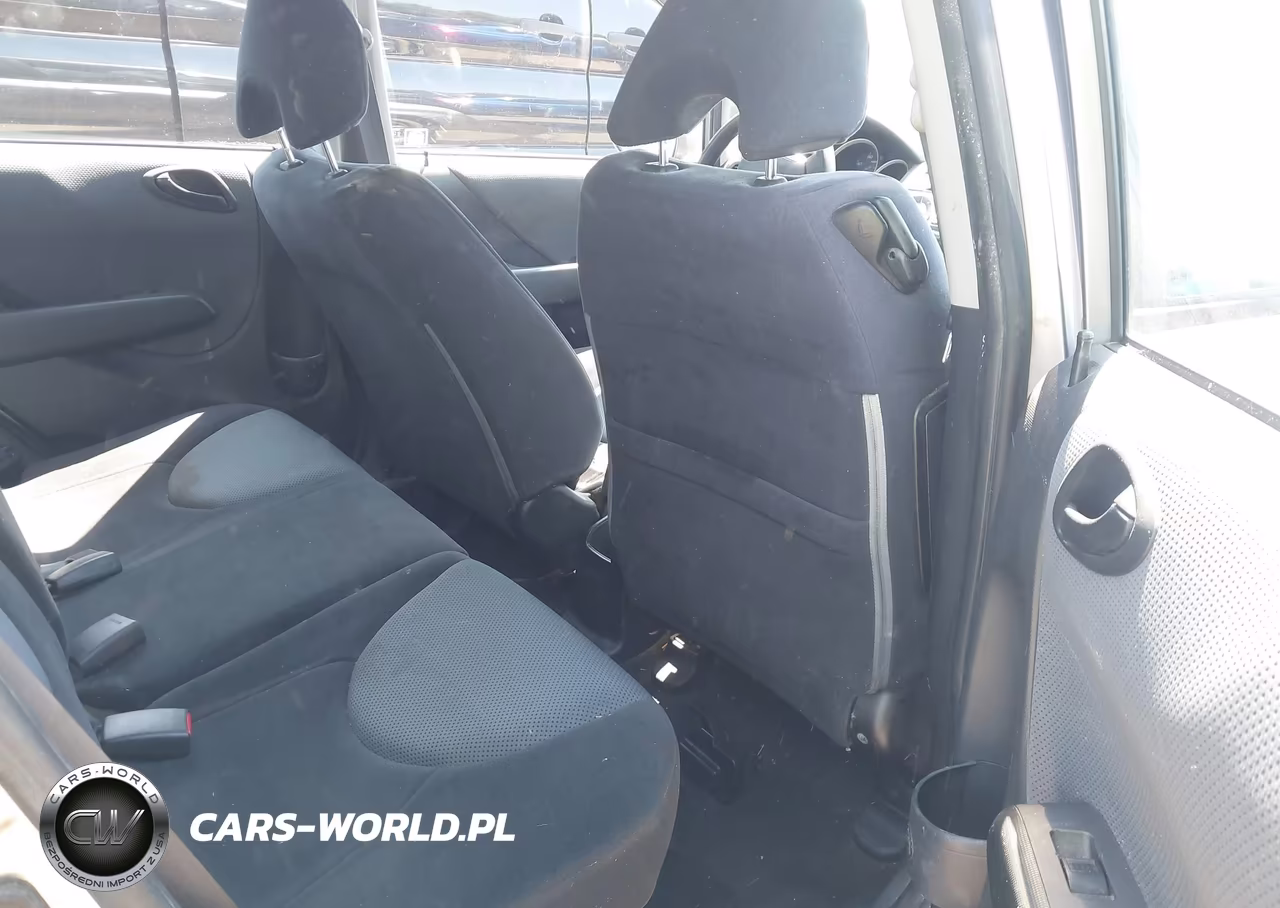 2007 Honda Fit VIN:JHMGD37457S002563 - 8