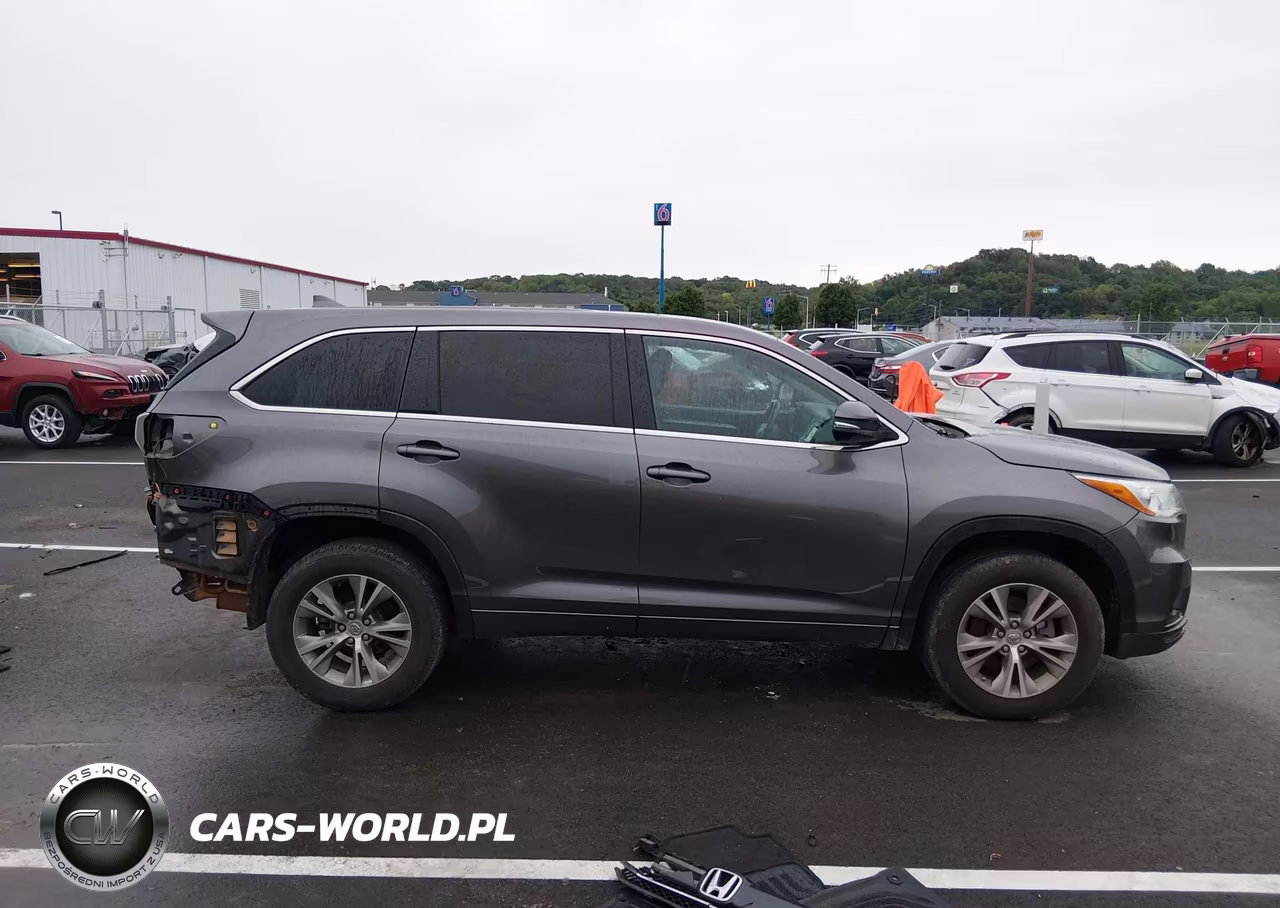2015 Toyota Highlander Le Plus V6 VIN:5TDZKRFH6FS088996 - 14