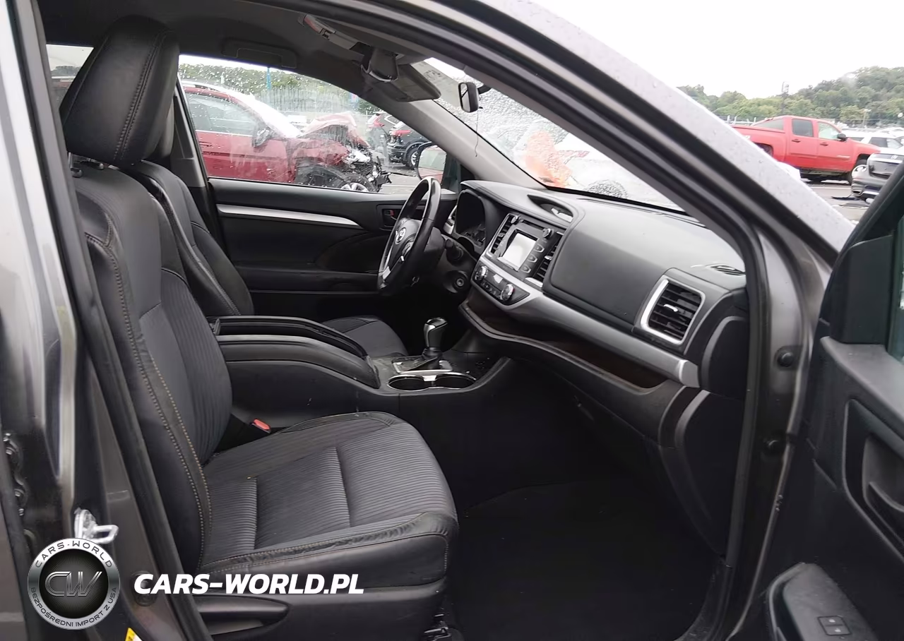 2015 Toyota Highlander Le Plus V6 VIN:5TDZKRFH6FS088996 - 5
