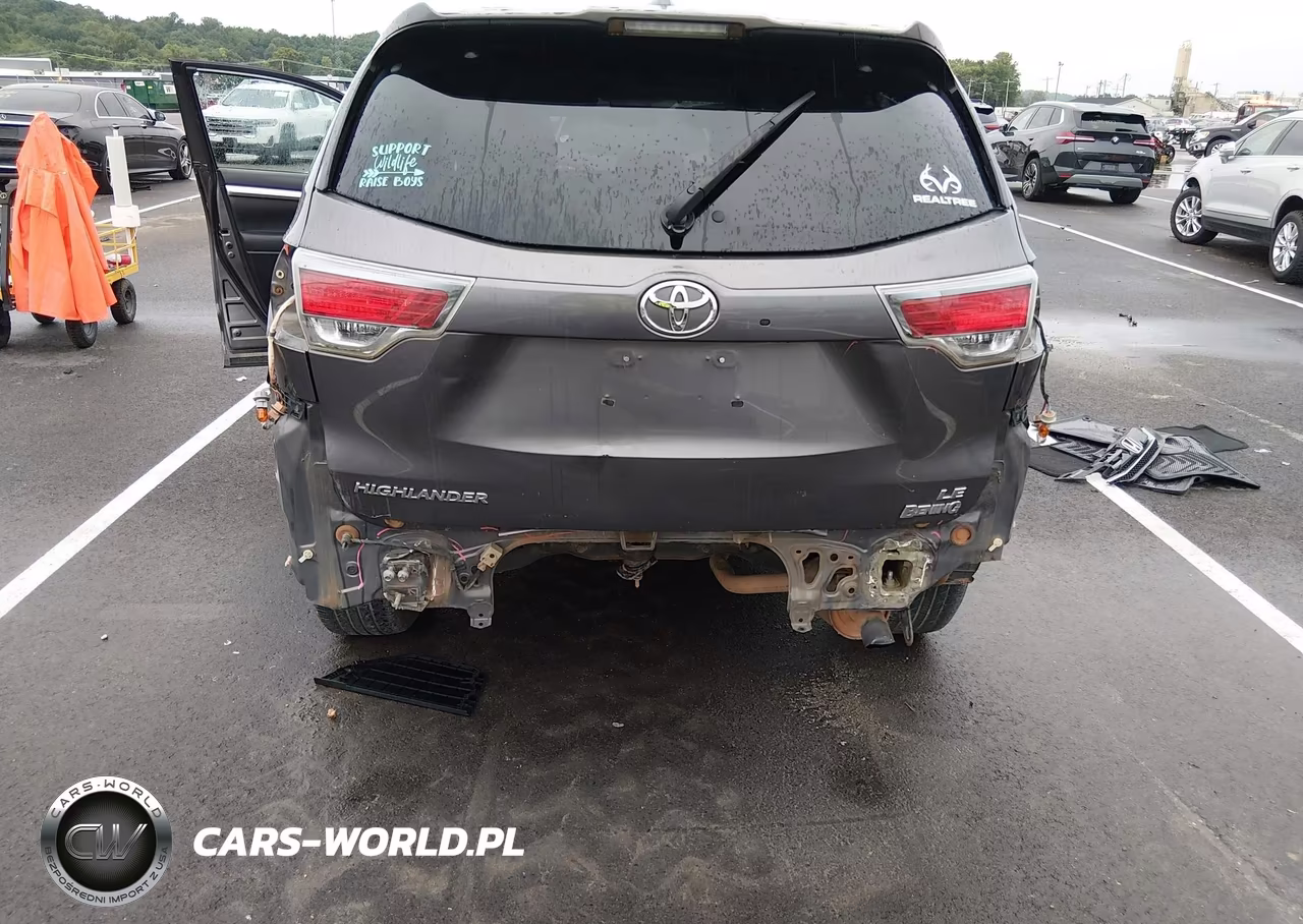 2015 Toyota Highlander Le Plus V6 VIN:5TDZKRFH6FS088996 - 6