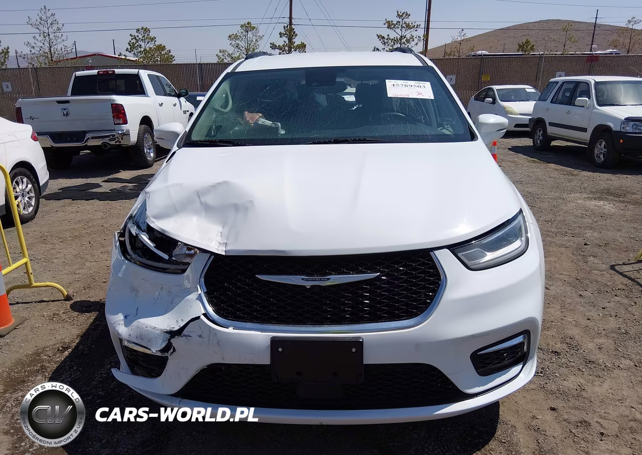 2022 Chrysler Pacifica Touring L VIN:2C4RC1BG2NR215441 - 12