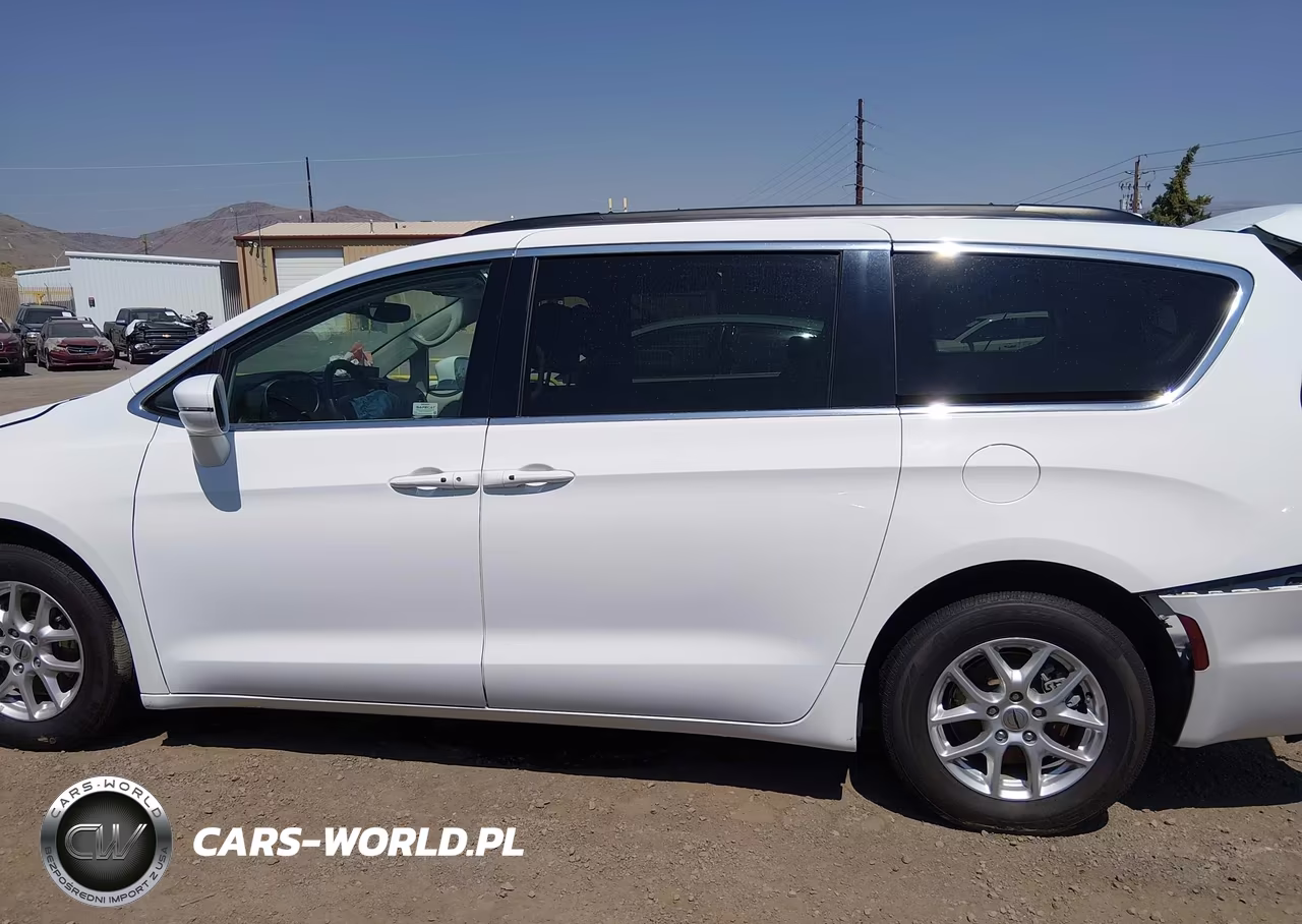 2022 Chrysler Pacifica Touring L VIN:2C4RC1BG2NR215441 - 14