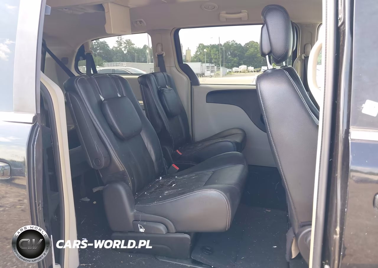 2016 Chrysler Town & Country Touring VIN:2C4RC1BG2GR198403 - 8