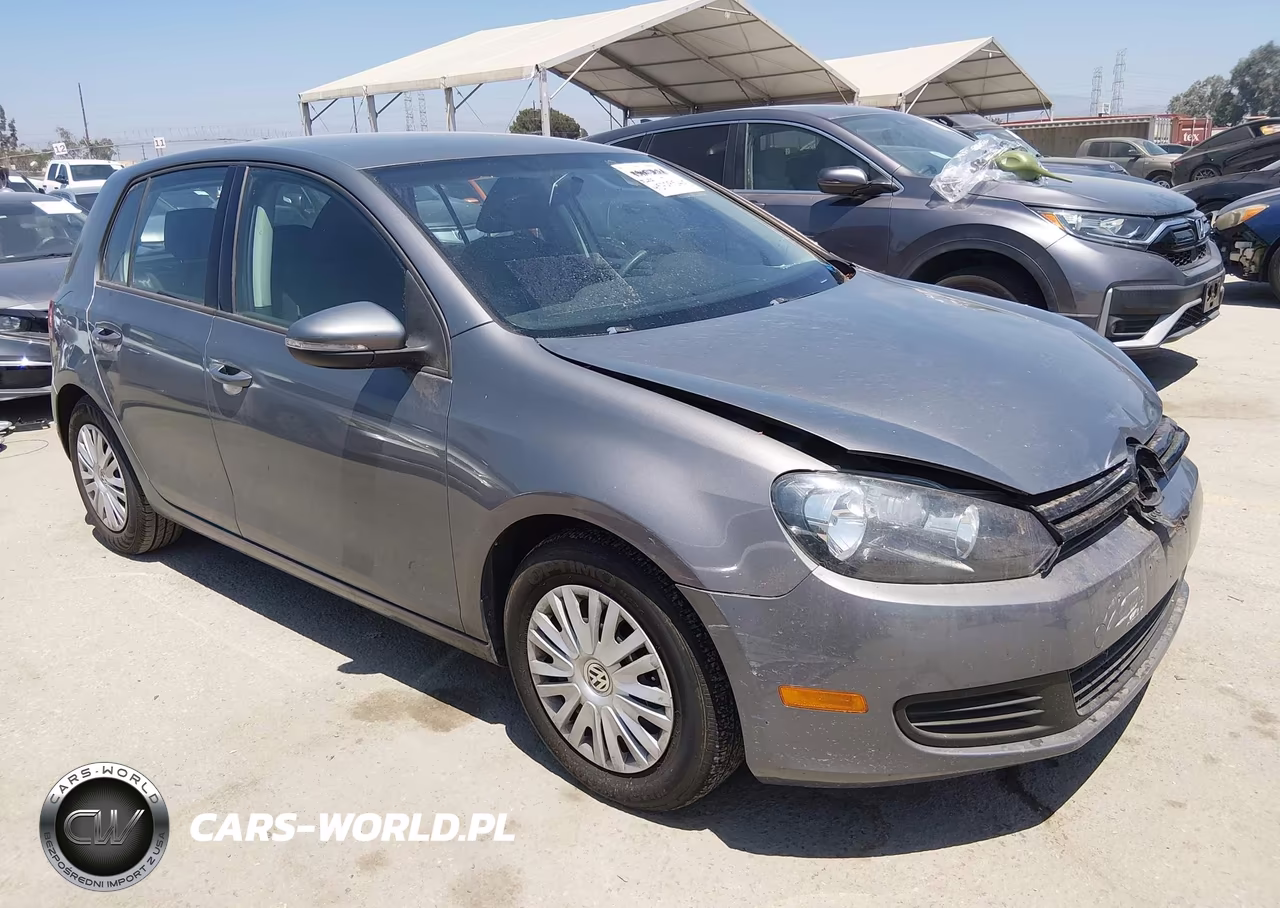 2013 Volkswagen Golf 2.5L 4-Door – zdjęcie 1 z 15