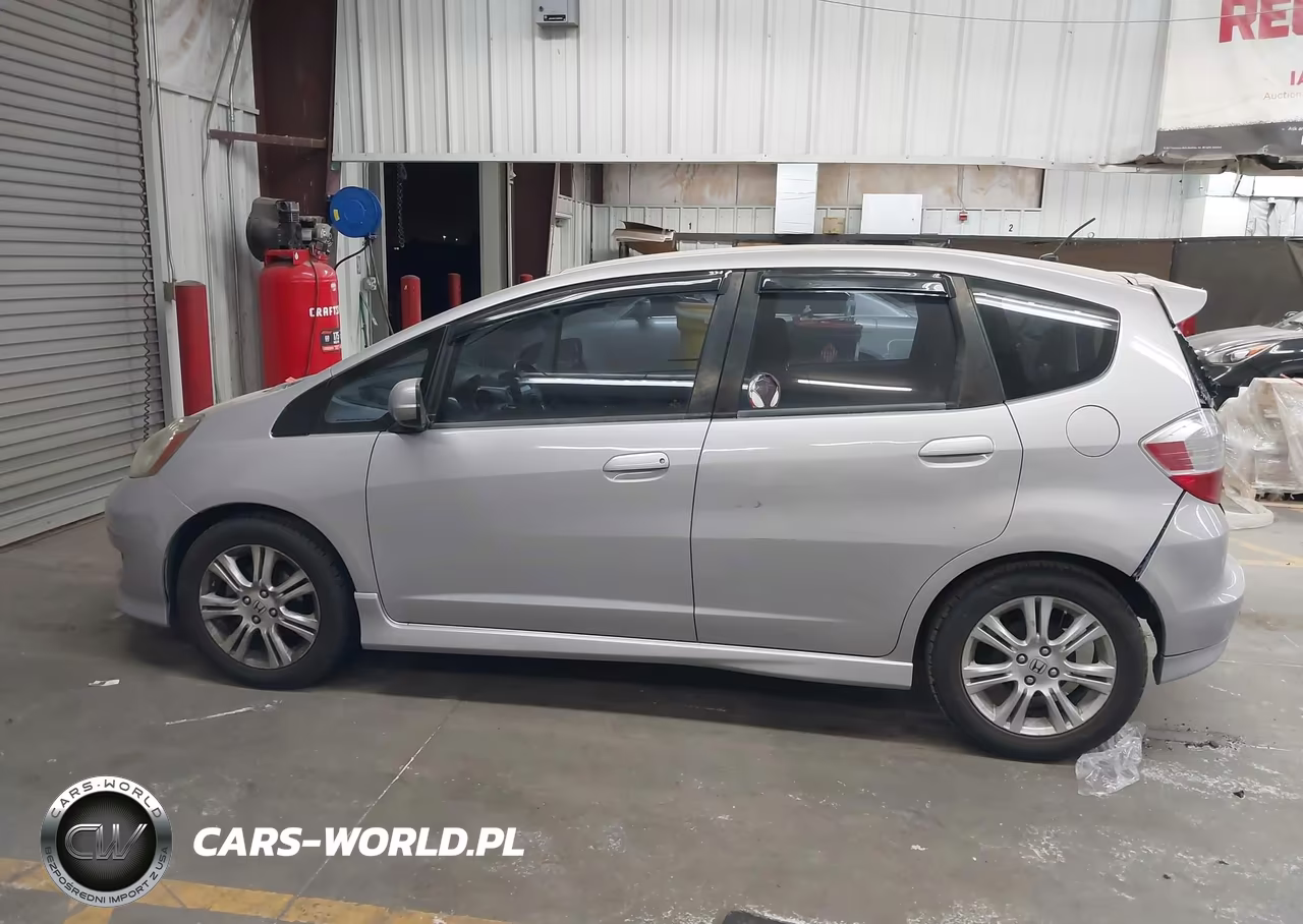 2010 Honda Fit Sport VIN:JHMGE8G45AS027741 - 14