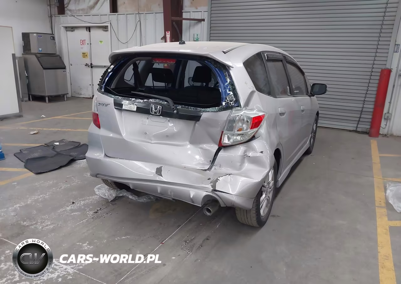 2010 Honda Fit Sport VIN:JHMGE8G45AS027741 - 4