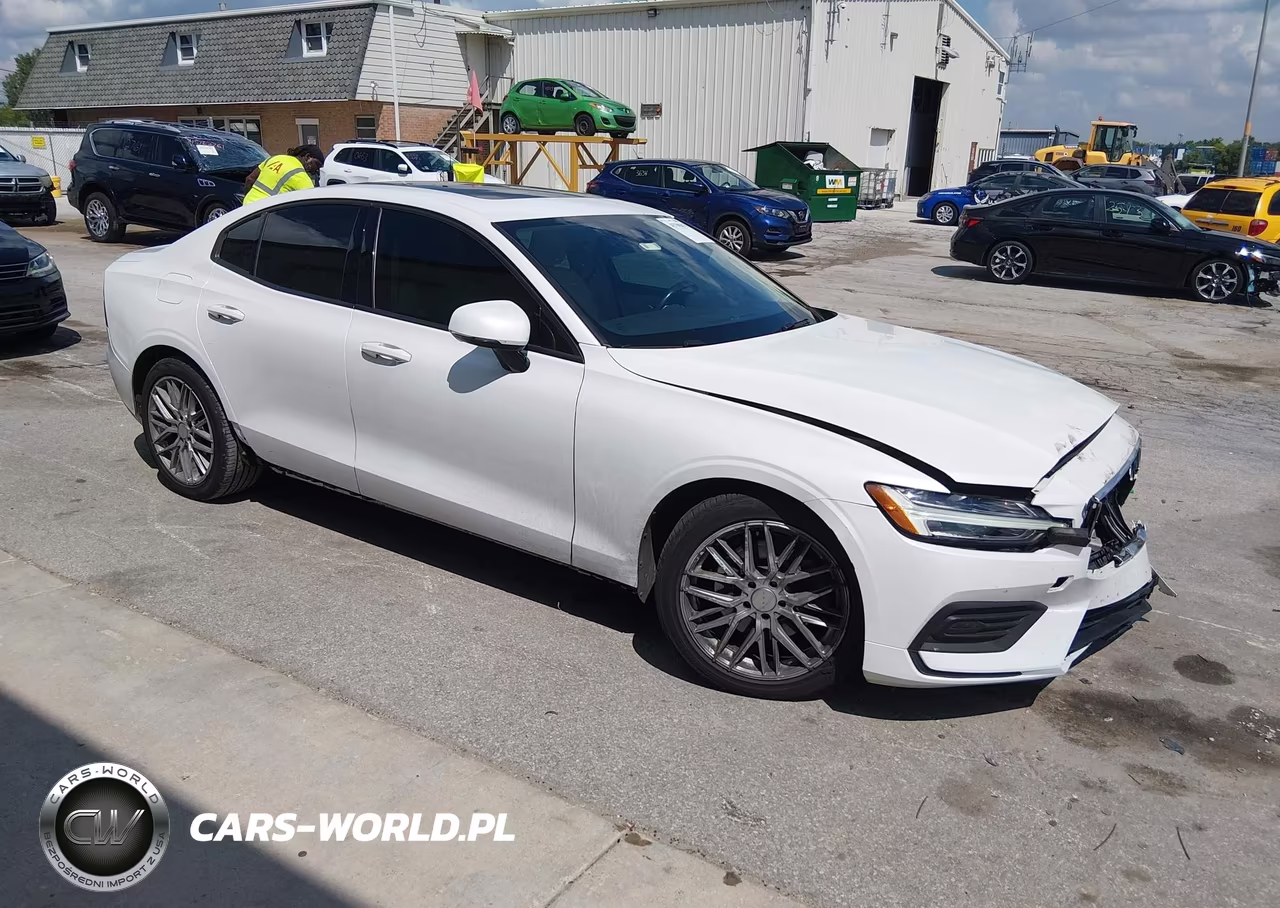 2020 Volvo S60 T5 Momentum