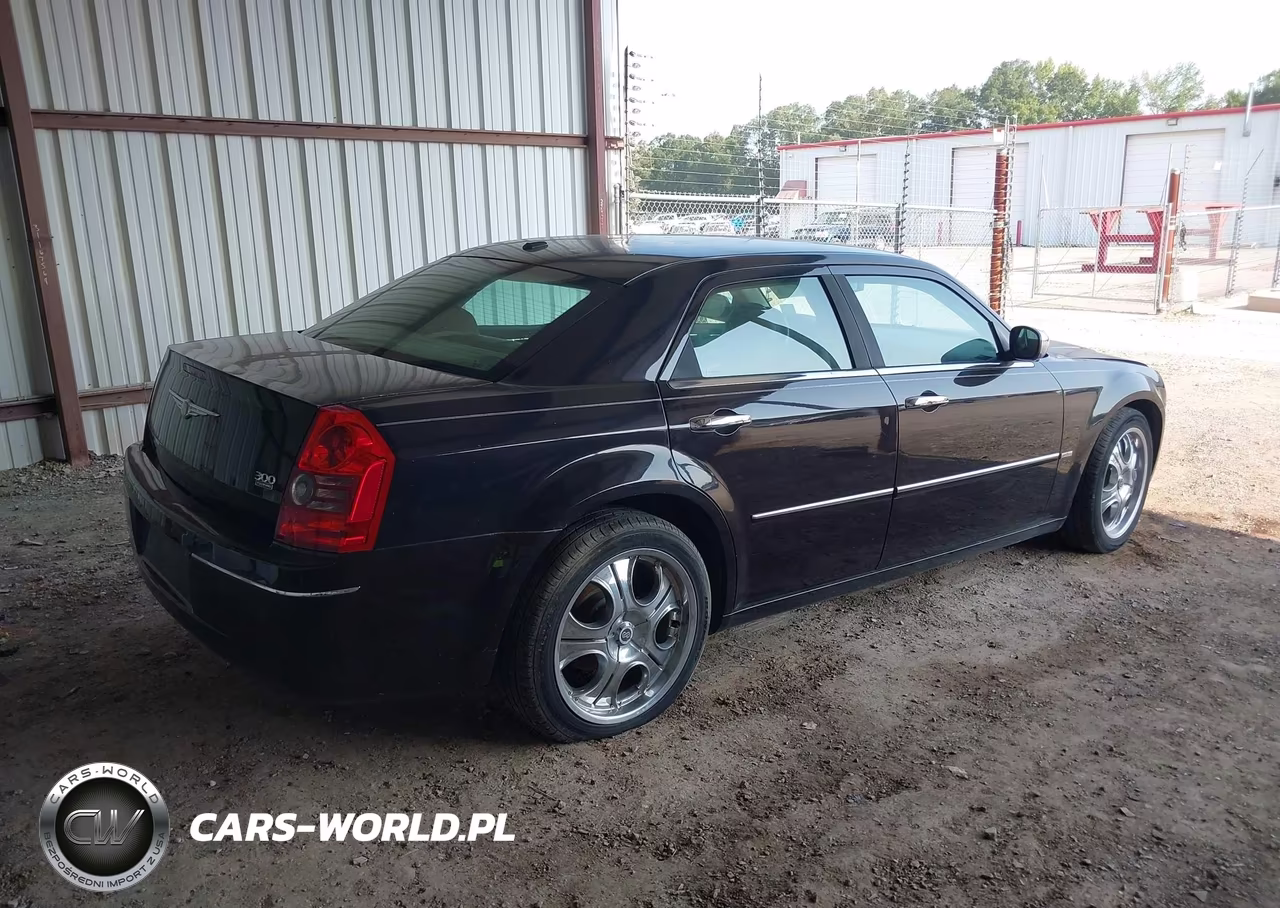 2010 Chrysler 300 Touring-Signature Series-Executive Series VIN:2C3CA5CV7AH180433 - 4