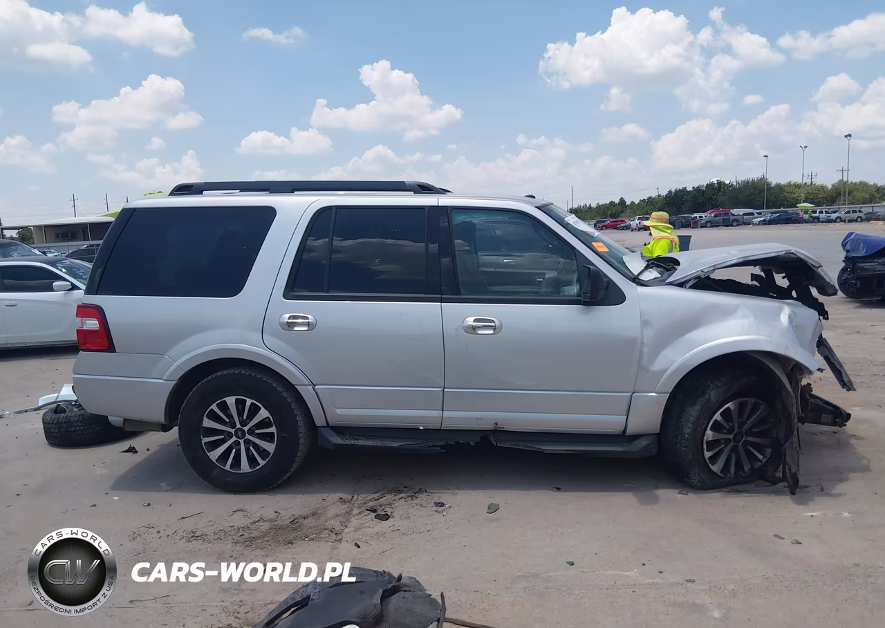 2015 Ford Expedition Xlt VIN:1FMJU1HT0FEF33552 - 14