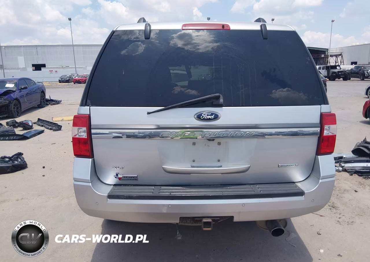 2015 Ford Expedition Xlt VIN:1FMJU1HT0FEF33552 - 17