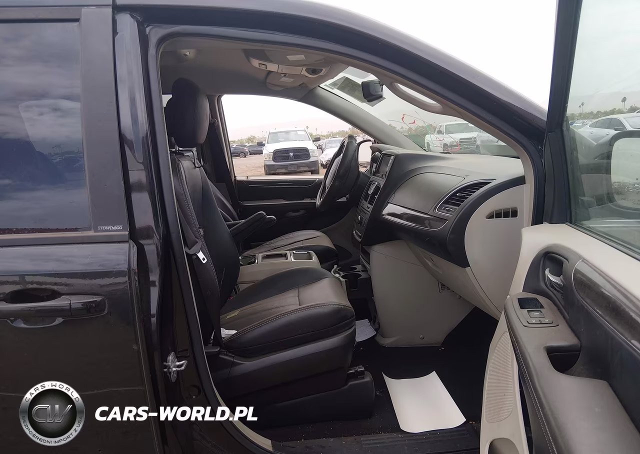 2014 Chrysler Town & Country Touring VIN:2C4RC1BG6ER124284 - 5