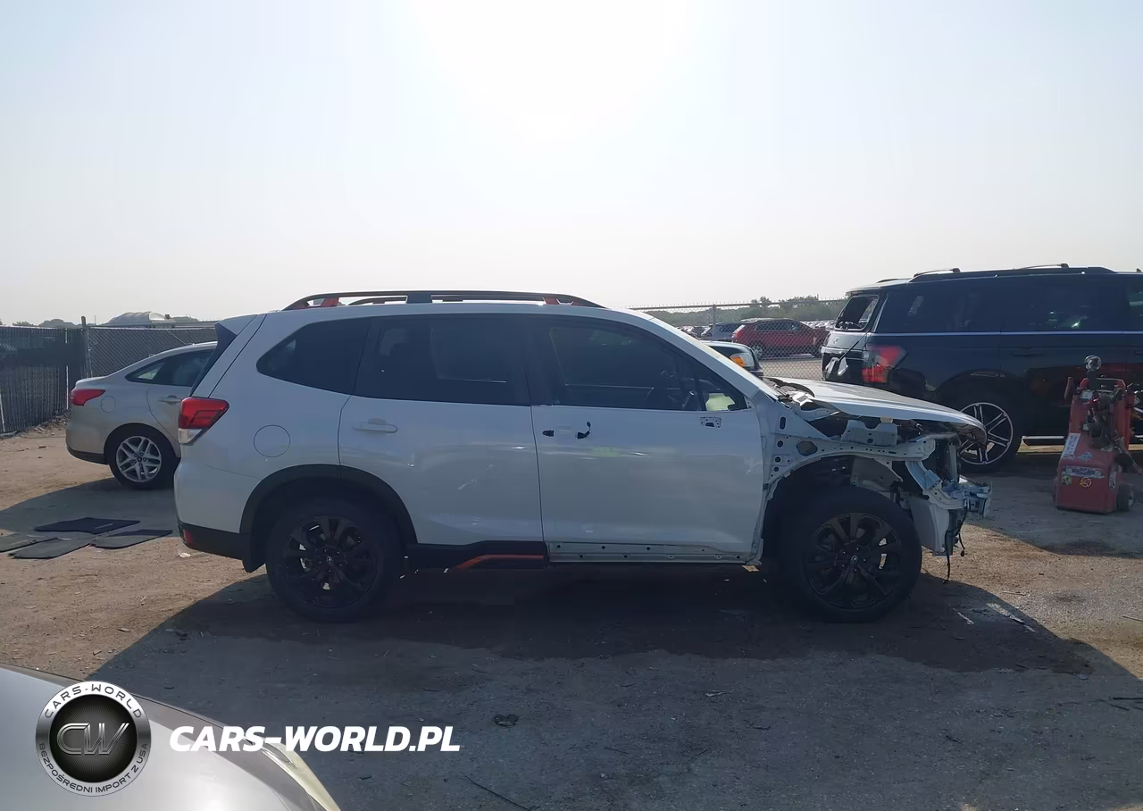 2023 Subaru Forester Sport VIN:JF2SKAJC9PH460031 - 13