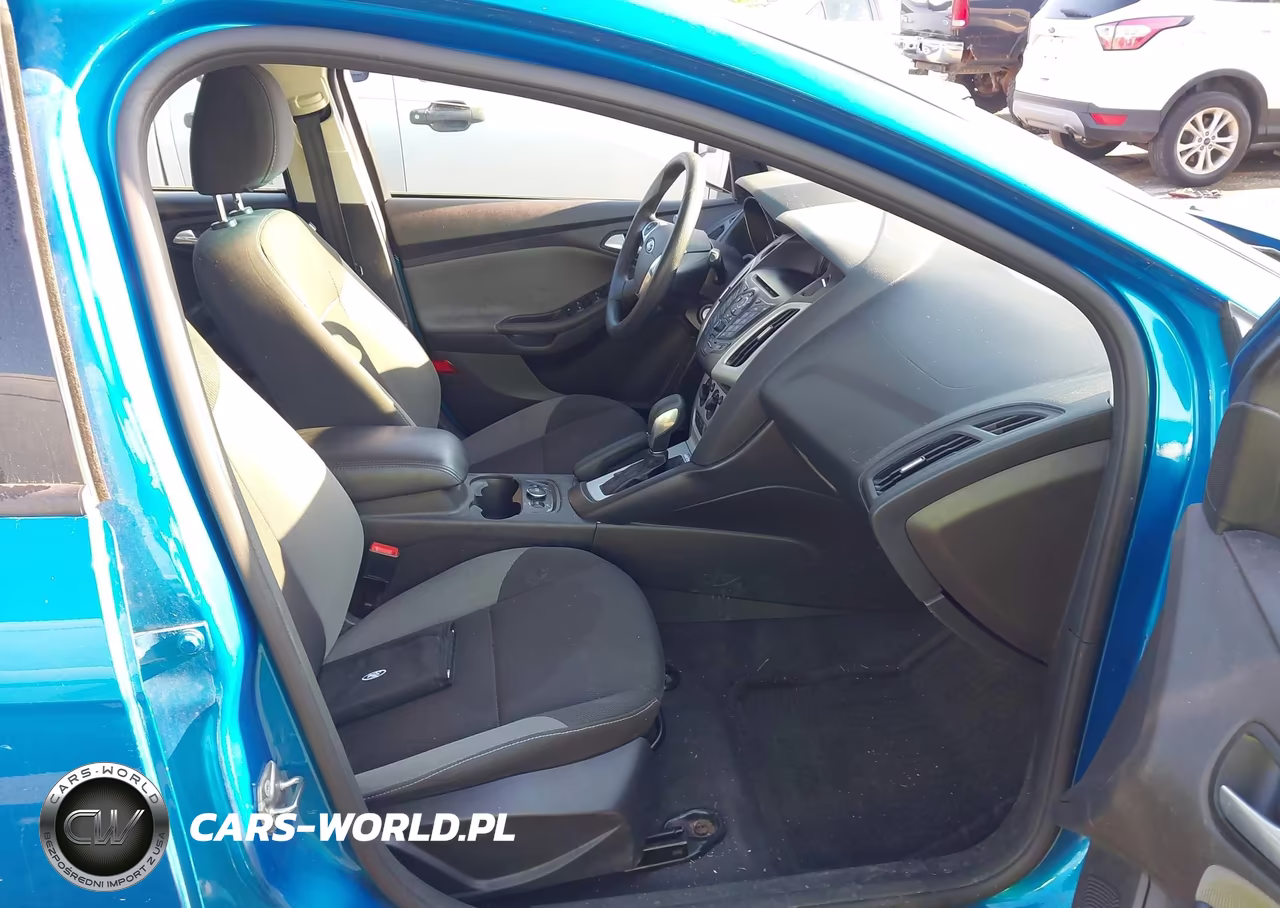 2014 Ford Focus Se VIN:1FADP3K20EL431995 - 5