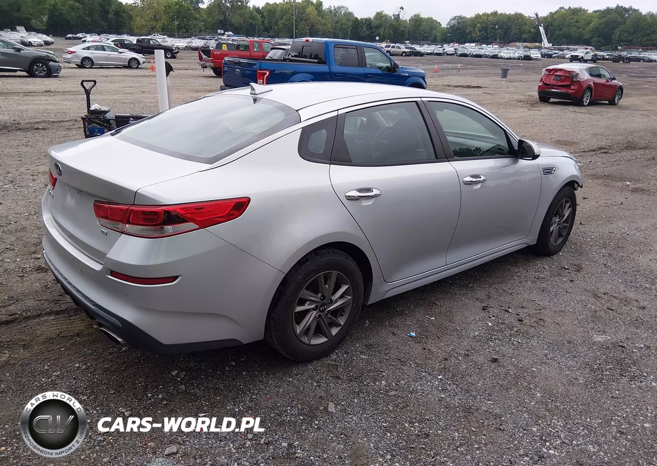 2019 Kia Optima Lx VIN:5XXGT4L30KG317393 - 4