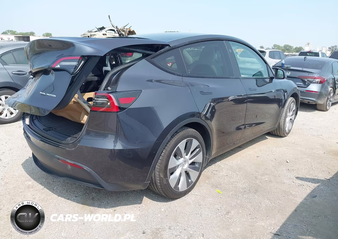 2024 Tesla Model Y Long Range Dual Motor All-Wheel Drive VIN:7SAYGDEE0RA231473 - 4