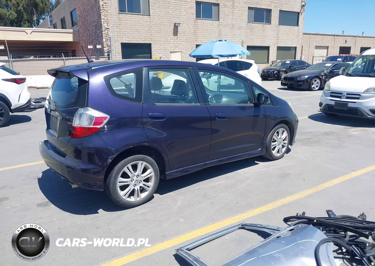 2009 Honda Fit Sport VIN:JHMGE88429S063526 - 4