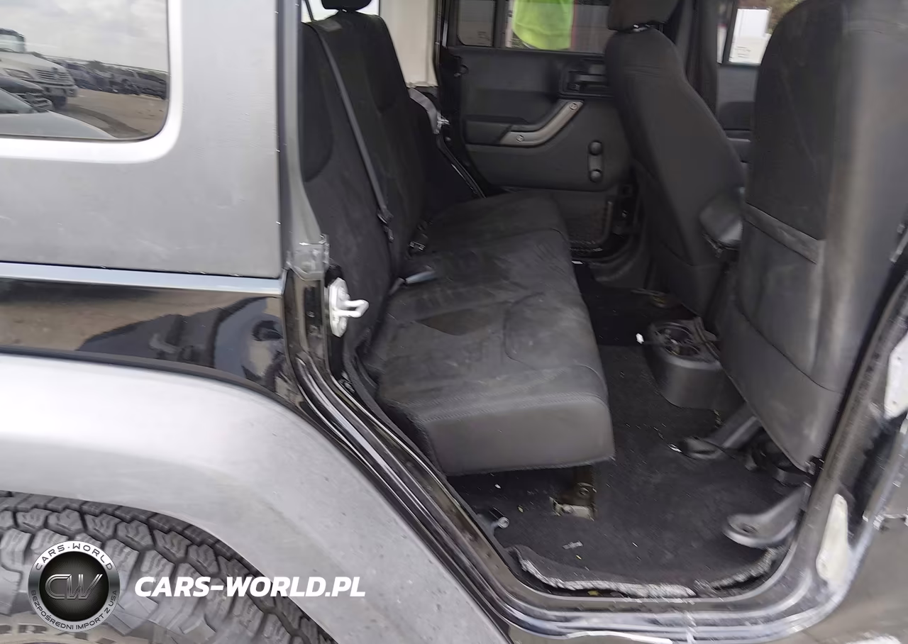 2016 Jeep Wrangler Unlimited Sport VIN:1C4BJWDG1GL118549 - 8