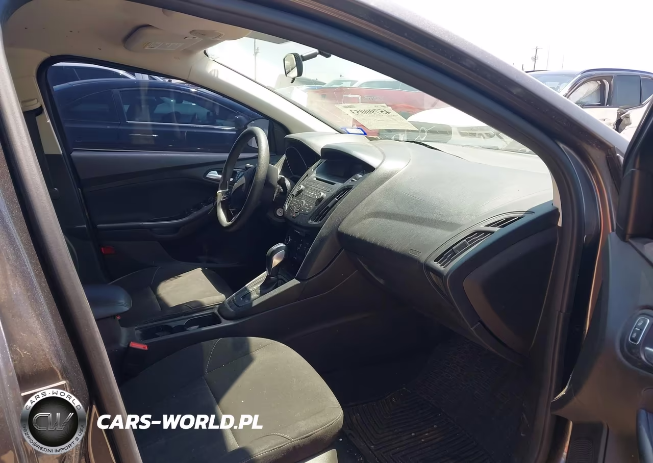 2015 Ford Focus Se VIN:1FADP3F25FL341169 - 5