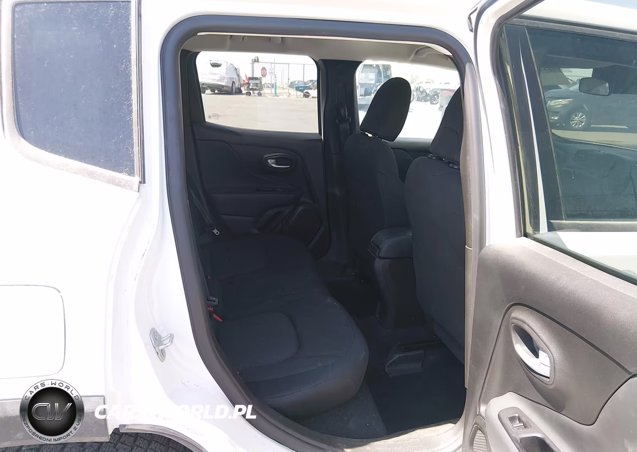 2023 Jeep Renegade Latitude 4X4 VIN:ZACNJDB19PPP72756 - 8