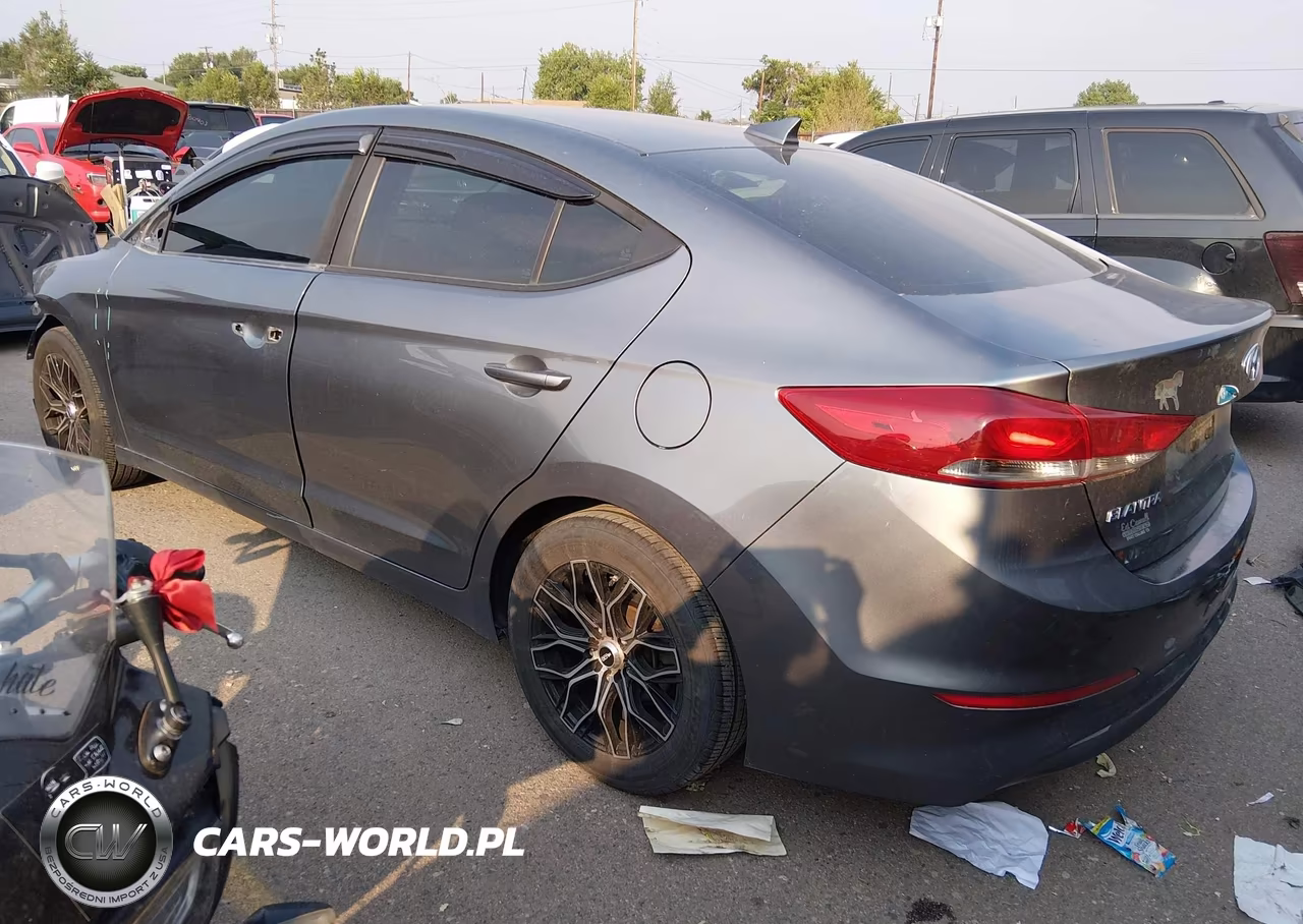 2018 Hyundai Elantra Sel VIN:5NPD84LF1JH255956 - 3
