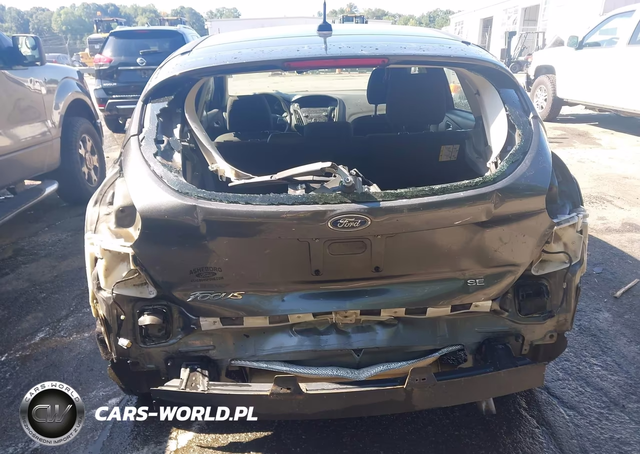 2018 Ford Focus Se VIN:1FADP3K20JL299265 - 16