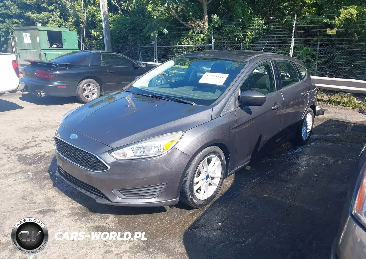 2018 Ford Focus Se VIN:1FADP3K20JL299265 - 2