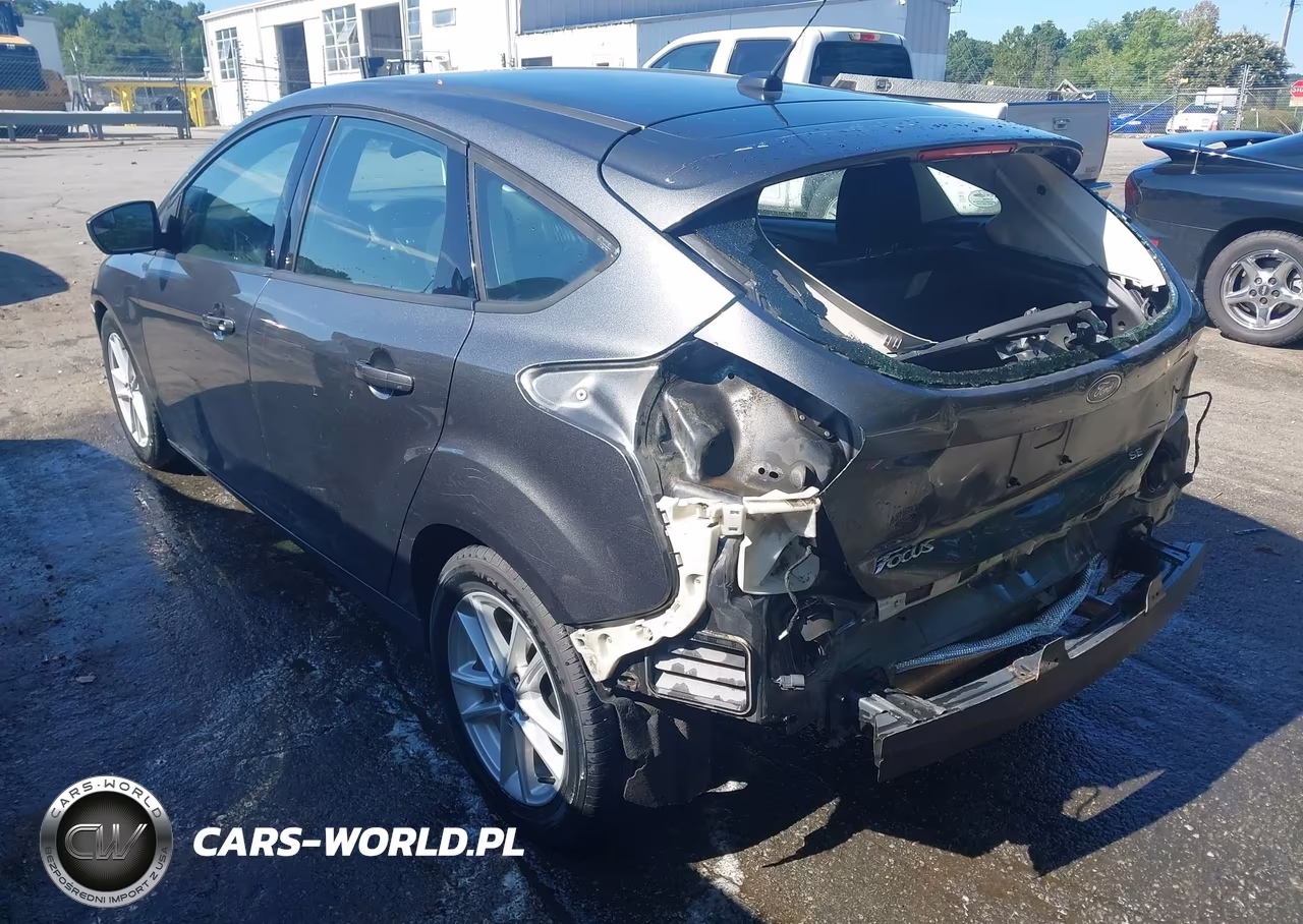 2018 Ford Focus Se VIN:1FADP3K20JL299265 - 3