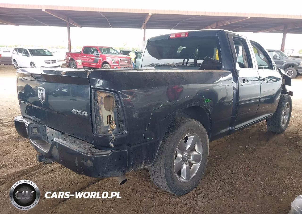 2018 Ram 1500 Express 4X4 6'4 Box VIN:1C6RR7FG5JS345869 - 4