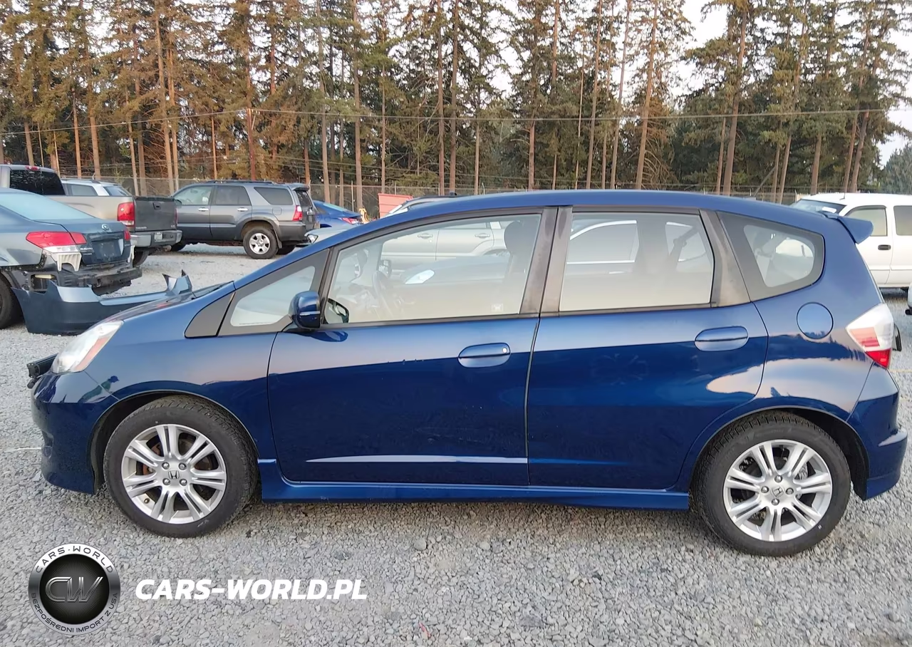 2010 Honda Fit Sport VIN:JHMGE8H40AC022441 - 14