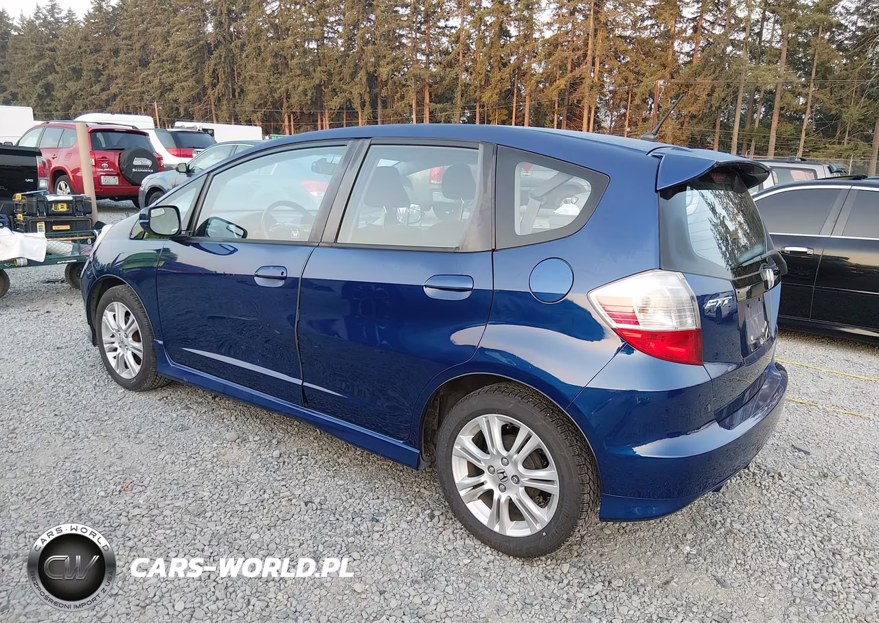 2010 Honda Fit Sport VIN:JHMGE8H40AC022441 - 3