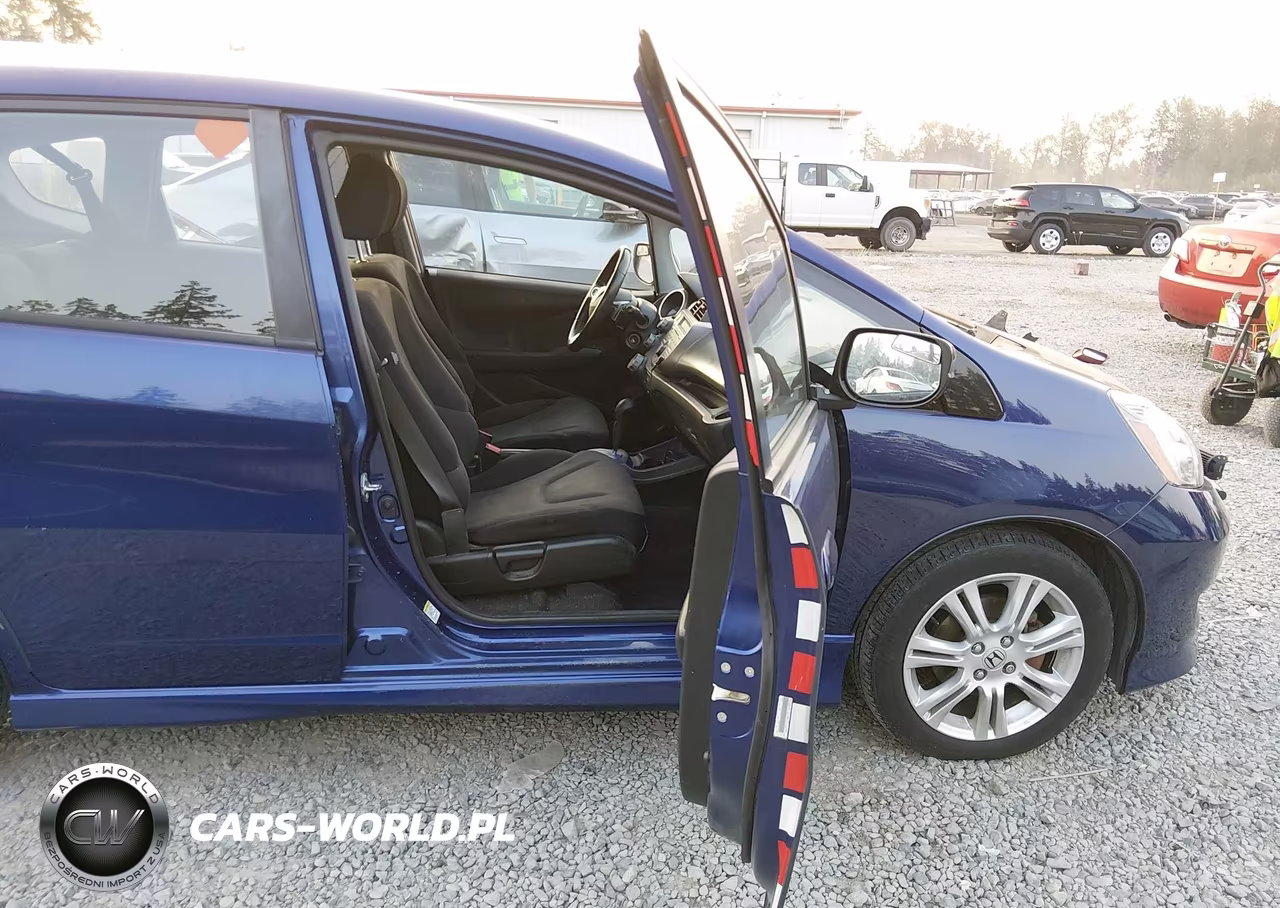 2010 Honda Fit Sport VIN:JHMGE8H40AC022441 - 5