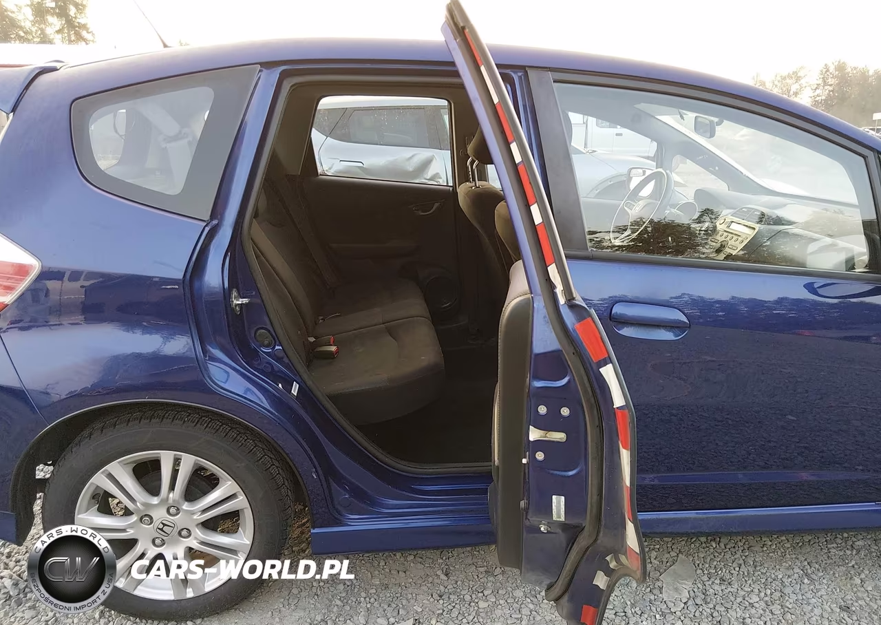 2010 Honda Fit Sport VIN:JHMGE8H40AC022441 - 8