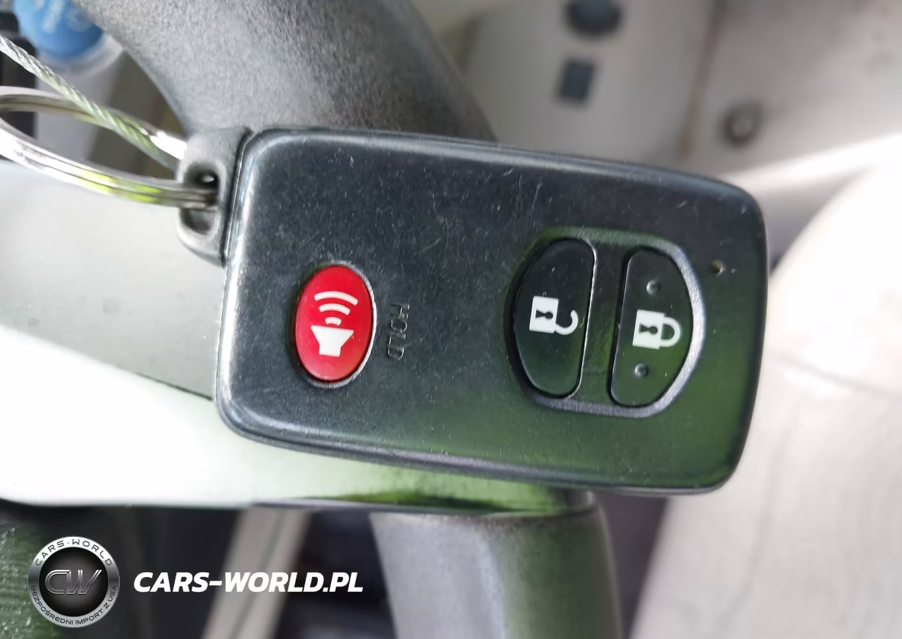 2013 Toyota Prius Three VIN:JTDKN3DU4D5602370 - 11
