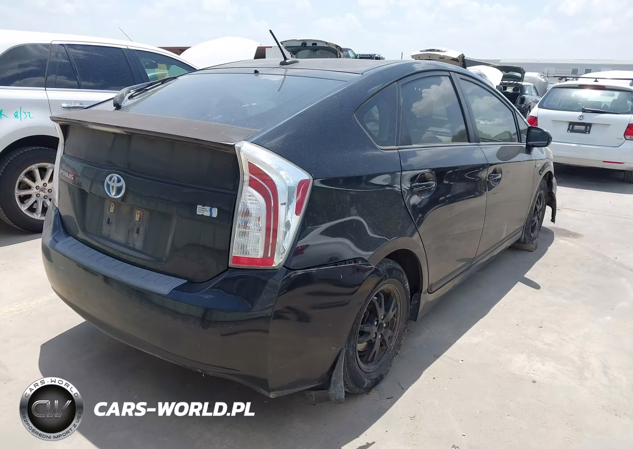 2013 Toyota Prius Three VIN:JTDKN3DU4D5602370 - 4