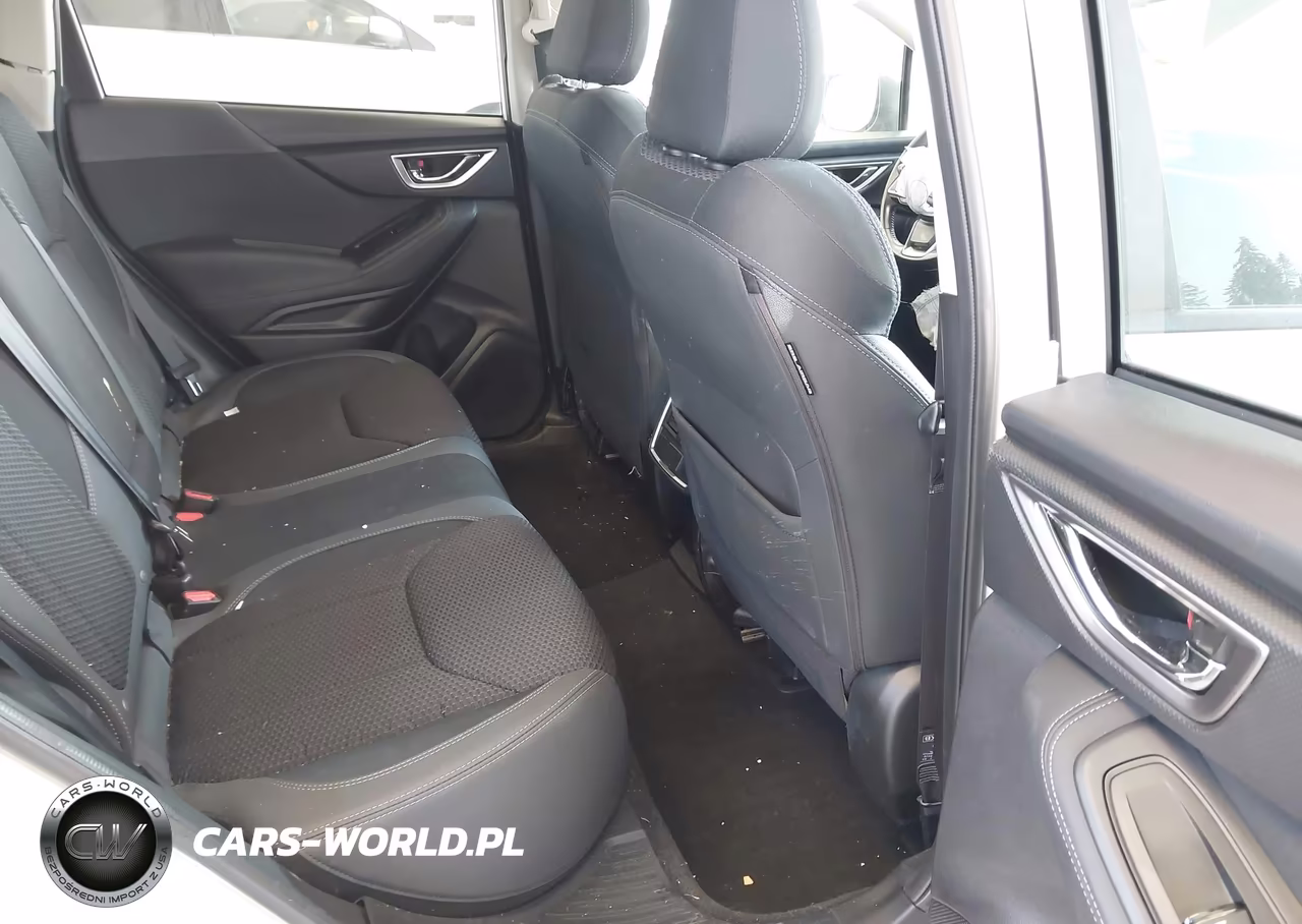 2024 Subaru Forester Premium VIN:JF2SKACC1RH461674 - 8